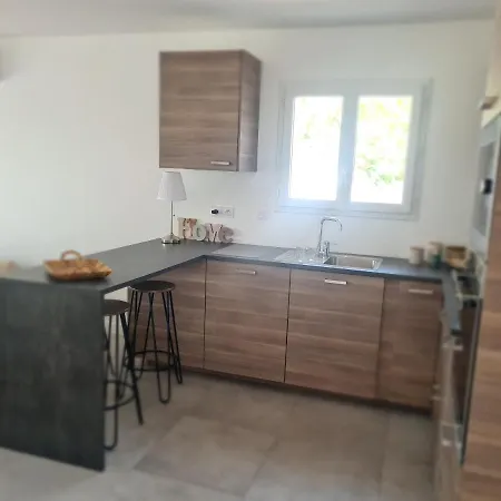 Logement Dans Villa Neuve Avec Acces Au Jardin Apartamento