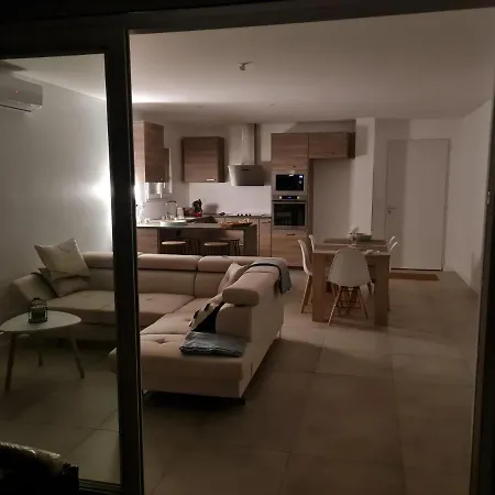 Logement Dans Villa Neuve Avec Acces Au Jardin Apartment Prunelli-di-Fiumorbo